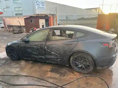 Здавання транспортного засобу tesla model 3 basis rwd року 2024 потужний 3d7