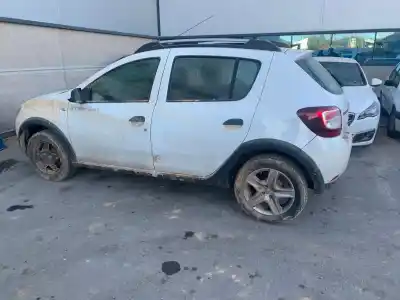 Veículo de Sucata dacia sandero comfort do ano 2015 alimentado 