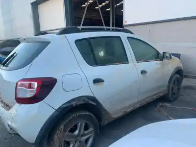 Veículo de Sucata dacia sandero comfort do ano 2015 alimentado 