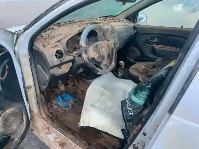 Veículo de Sucata dacia sandero comfort do ano 2015 alimentado 