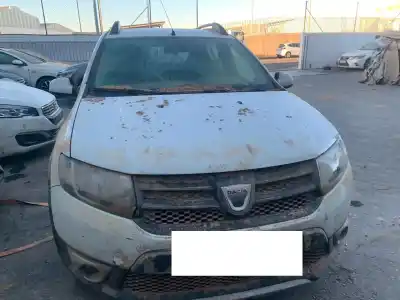 Veículo de Sucata dacia sandero comfort do ano 2015 alimentado 