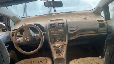 Scrapping Vehicle toyota auris explore 90 cv / 66 kw of the year 2010 powered 1nd