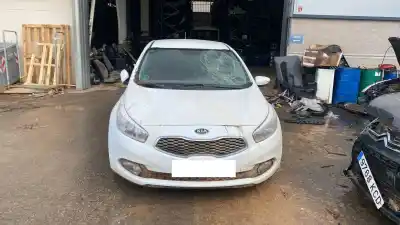 Veicolo di demolizione kia cee'd (jd) 1.4 cvvt dell'anno 2015 alimentato g4fa