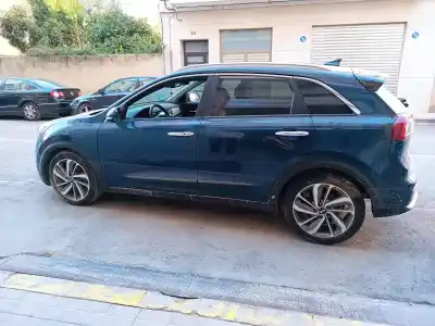 Scrapping Vehicle kia niro concept plug-in hybrid of the year 2017 powered g4le