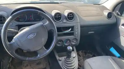 Veículo de Sucata ford fiesta (cbk) ambiente do ano 2004 alimentado f6ja