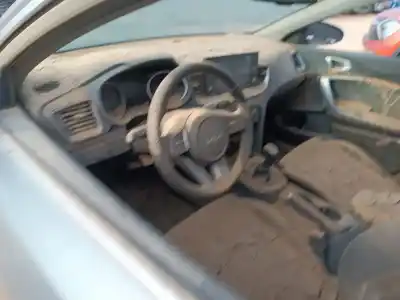 Sloopvoertuig kia ceed concept 120 cv / 88 kw van het jaar 2022 aangedreven 