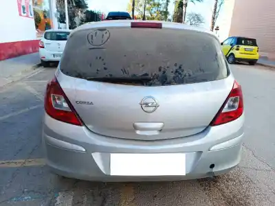 Véhicule à la ferraille opel corsa d catch me de l'année 2011 alimenté a13dtc