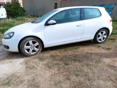 Veículo de Sucata volkswagen golf vi (5k1) 1.2 tsi do ano 2012 alimentado cbz