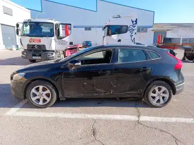 Scrapping Vehicle VOLVO V40 Basis of the year 2015 powered D4162T