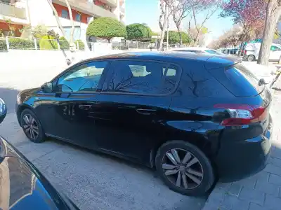 Veicolo di demolizione peugeot 308 tech edition 130 cv / 96 kw dell'anno 2016 alimentato hn02