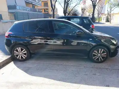 Veicolo di demolizione peugeot 308 tech edition 130 cv / 96 kw dell'anno 2016 alimentato hn02