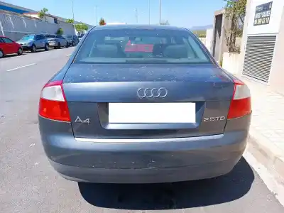 Veicolo di demolizione audi a4 berlina (8e) 2.5 v6 24v tdi cat (aym) dell'anno 2001 alimentato aym