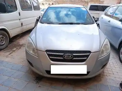 Veicolo di demolizione kia cee'd fastback (ed) 1.6 crdi 115 dell'anno 2009 alimentato d4fb