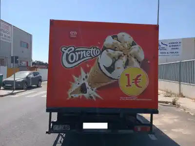 Sloopvoertuig nissan atleon 3.0 d van het jaar 2000 aangedreven bd30d