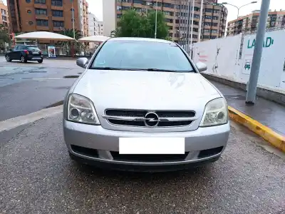 Véhicule à la ferraille OPEL VECTRA C BERLINA  de l'année 2003 alimenté Z18XE