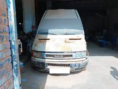 Véhicule à la ferraille IVECO DAILY CAJA CERRADA (1999 =>)  de l'année 2000 alimenté 8140.63