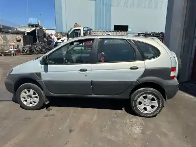 Scrapping Vehicle renault scenic rx4 (ja0) 1.9 dci salomon of the year 2002 powered f9q740