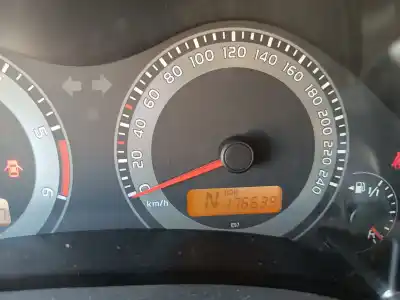 Sloopvoertuig toyota auris active van het jaar 2012 aangedreven 1ndtv