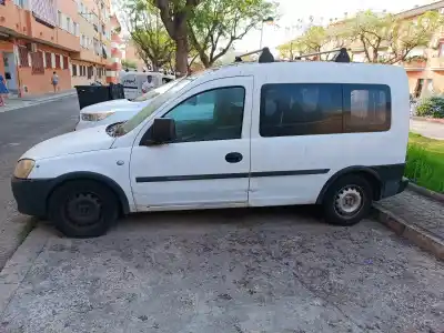 Veículo de Sucata opel combo familiar do ano 2004 alimentado y17dtl