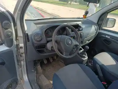Здавання транспортного засобу renault clio ii fase ii (b/cb0) authentique року 2003 потужний d4f712