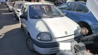 Здавання транспортного засобу renault clio ii fase i (b/cbo) 1.2 року 1999 потужний d7f720