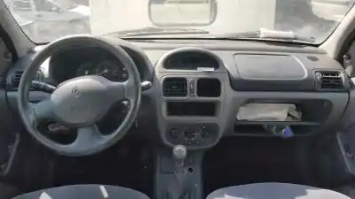 Здавання транспортного засобу renault clio ii fase i (b/cbo) 1.2 року 1999 потужний d7f720