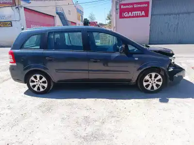 Veículo de Sucata opel zafira b enjoy plus do ano 2010 alimentado z17dtr