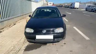 Verschrottungsfahrzeug VOLKSWAGEN GOLF IV BERLINA (1J1)  des Jahres 2002 angetrieben ASV