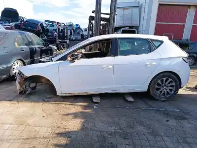 Veículo de Sucata seat leon (5f1) 1.6 tdi do ano 2015 alimentado clh