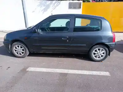 Vehicul casat renault clio ii fase i (b/cbo) 1.9 d alize al anului 1999 alimentat f8q630