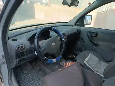 Veículo de Sucata opel combo familiar do ano 2002 alimentado y17dtl