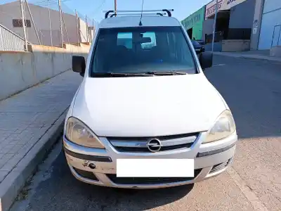 Veículo de Sucata opel combo familiar do ano 2002 alimentado y17dtl