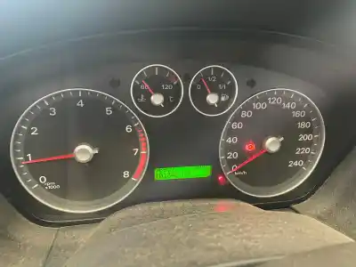 Veículo de Sucata ford focus berlina (cap) trend do ano 2005 alimentado hwda