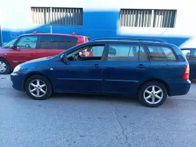 Veículo de Sucata toyota corolla (e12) 2.0 d-4d linea terra berlina do ano 2006 alimentado 1cdftv