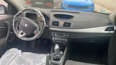 Veículo de Sucata renault megane iii berlina 5 p authentique do ano 2008 alimentado k4m858