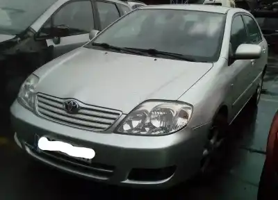 Veículo de Sucata toyota corolla (e12) 2.0 d-4d linea luna berlina do ano 2005 alimentado 1cdftv