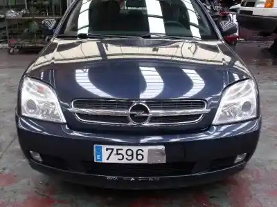 Véhicule à la ferraille OPEL VECTRA C BERLINA Comfort de l'année 2002 alimenté Z22SE