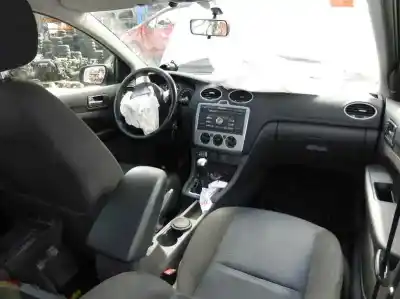 Vehicul casat ford focus berlina (cap) sport al anului 2004 alimentat g8da