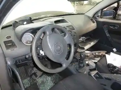 Veículo de Sucata otras marcas megane ii berlina 3p pack authentique do ano 2002 alimentado k9k722