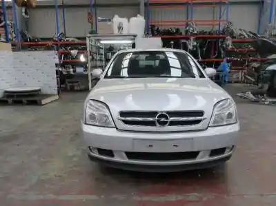 Véhicule à la ferraille OPEL VECTRA C BERLINA Elegance de l'année 2003 alimenté Y22DTR