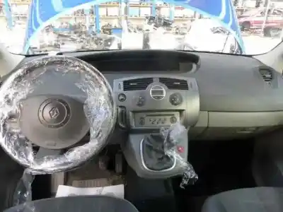 Sloopvoertuig renault scenic ii confort dynamique van het jaar 2004 aangedreven k9k728