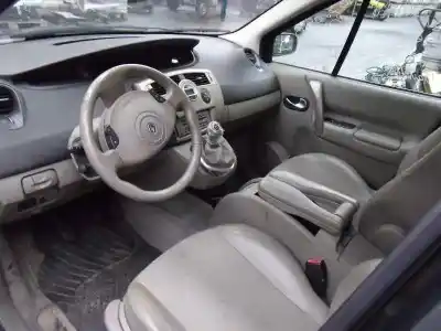 Scrapping Vehicle renault scenic ii grand luxe privilege of the year 2005 powered f9q812