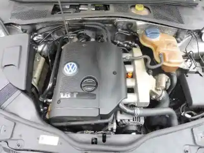 Sloopvoertuig volkswagen passat berlina (3b3) trendline van het jaar 2001 aangedreven awt