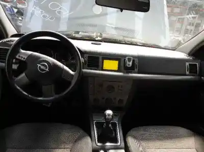 Veicolo di demolizione opel vectra c berlina comfort dell'anno 2004 alimentato y22dtr