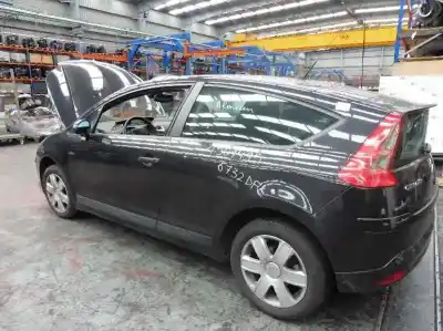 Sloopvoertuig citroen c4 coupe vtr van het jaar 2004 aangedreven 9hx
