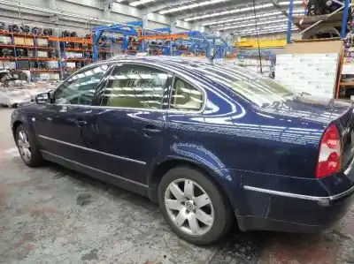 Sloopvoertuig volkswagen passat berlina (3b3) highline van het jaar 2001 aangedreven awt