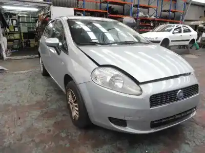 Veículo de Sucata fiat grande punto (199) 1.3 16v jtd cat do ano 2007 alimentado 199a2000