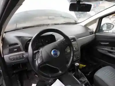 Veículo de Sucata fiat grande punto (199) 1.3 16v jtd cat do ano 2007 alimentado 199a2000