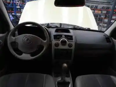 Здавання транспортного засобу renault megane ii classic berlina luxe dynamique року 2004 потужний k4mt760