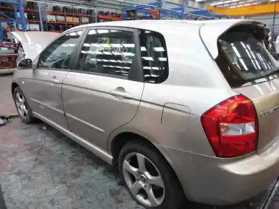Veículo de Sucata kia cerato 2.0 lx crdi familiar do ano 2006 alimentado d4ea